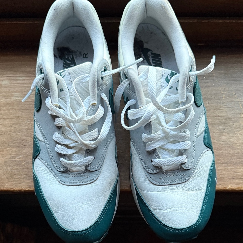 Men’s Nike AirMax White and Teal Sneakers